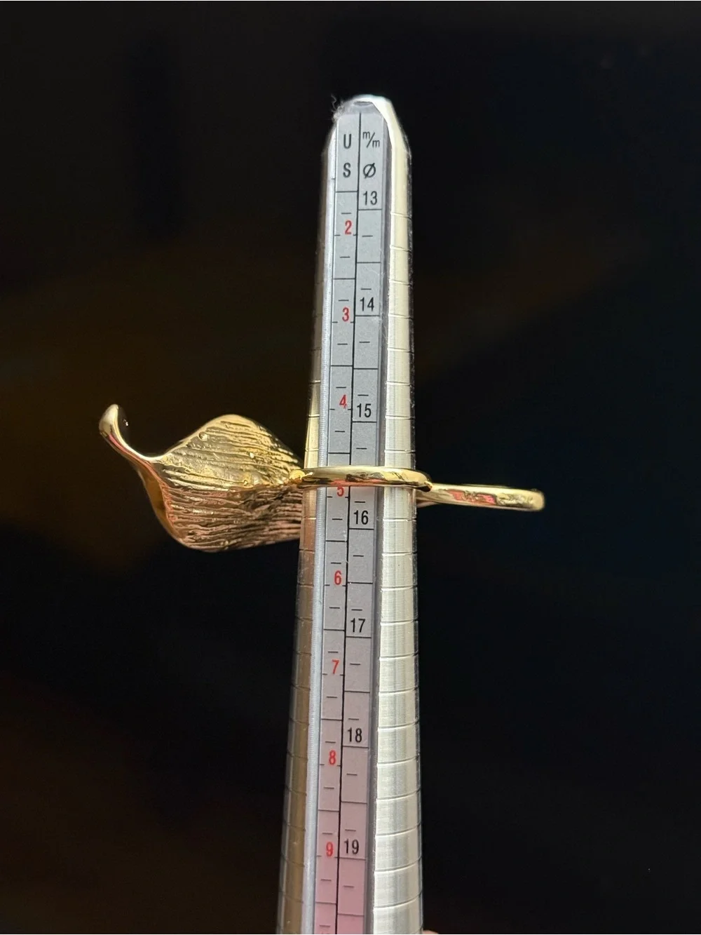 N/A elegant gold